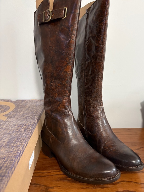 Born Shoes - Born Cort Boots in Tan with Black Soles